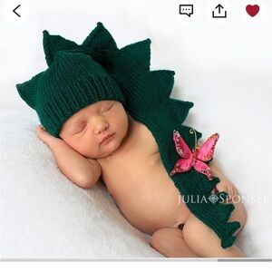 Dinosaur knit hat